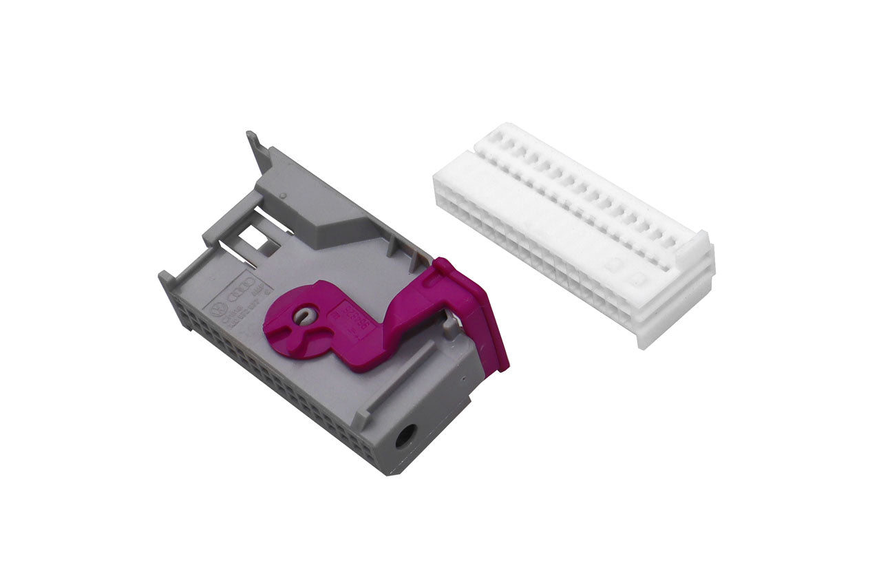 Audi RNS-E video connector - 32 pin