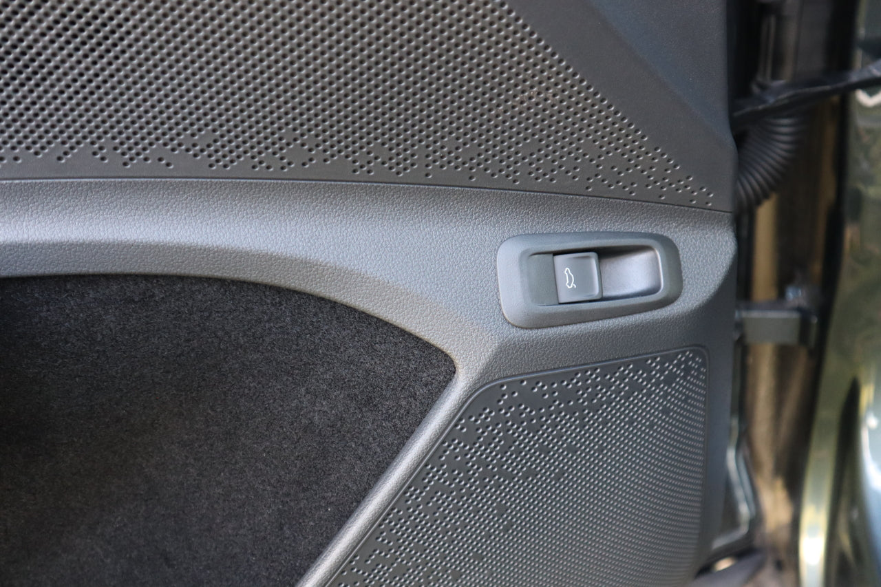 Push Button driver door eletrical tailgate for Skoda Enyaq 5A