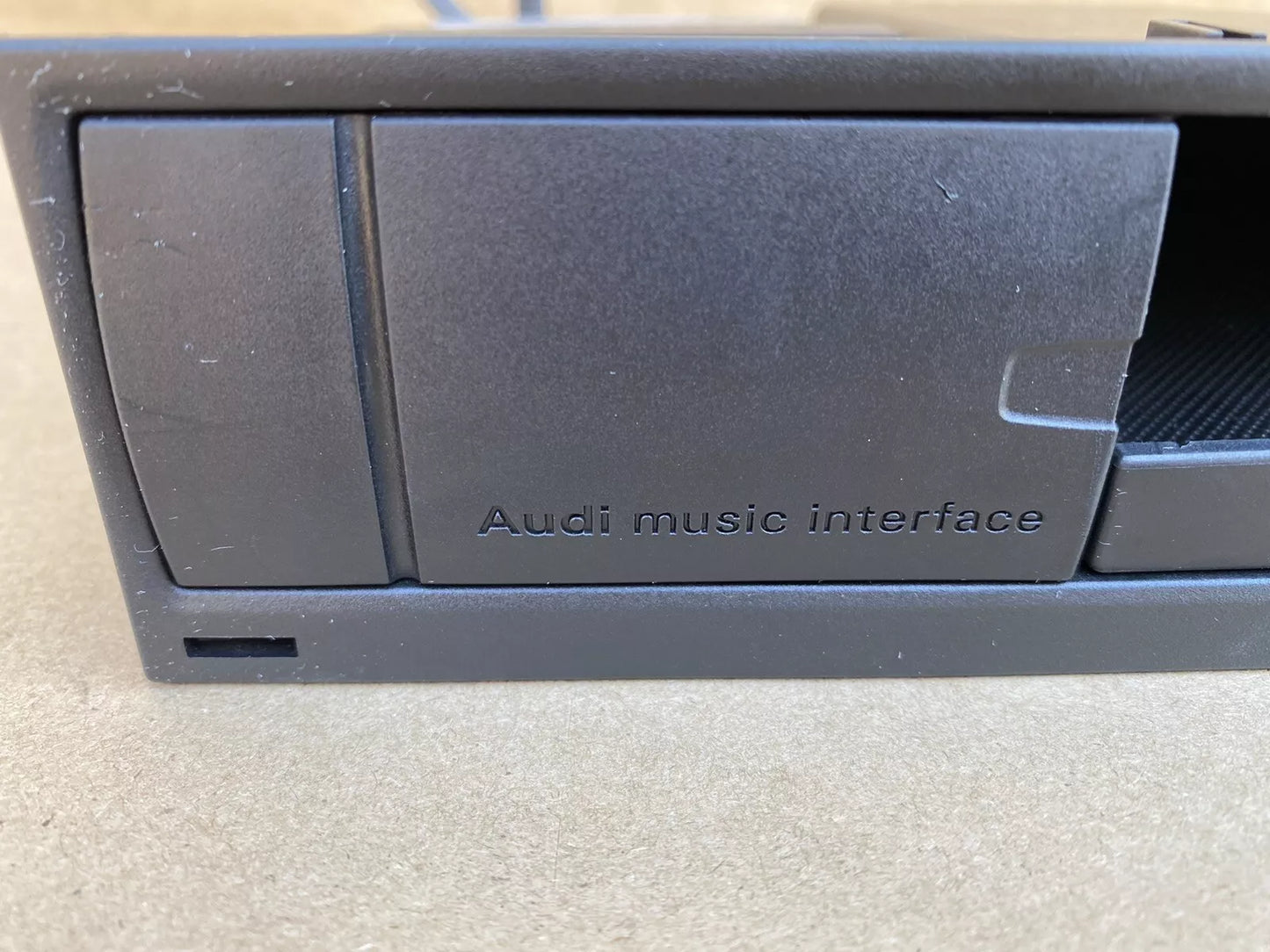 Audi 4E0 035 785 D Music Interface