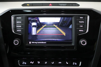 VW Passat B8 original reversing camera