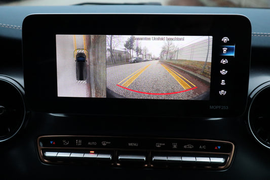 Complete retrofit kit for the 360° camera code JS1 for Mercedes Benz V-Class 447