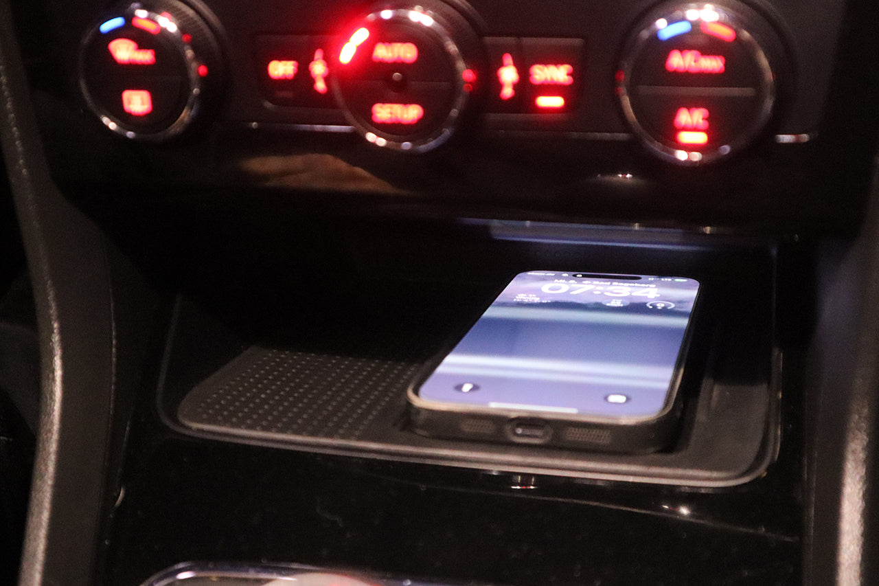 Complete set Phone Box inductive charging for Seat Leon 5F